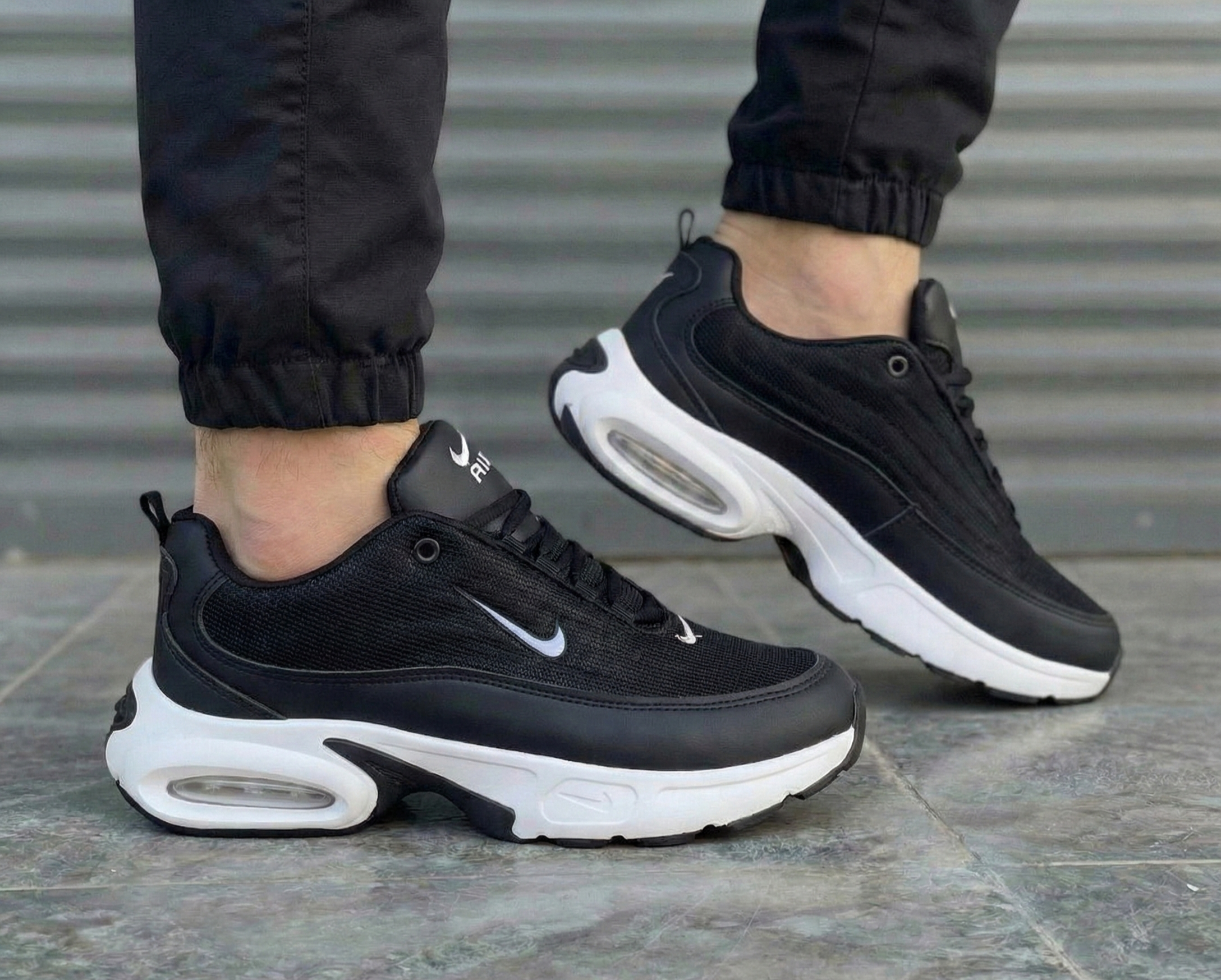 Nike portal black white